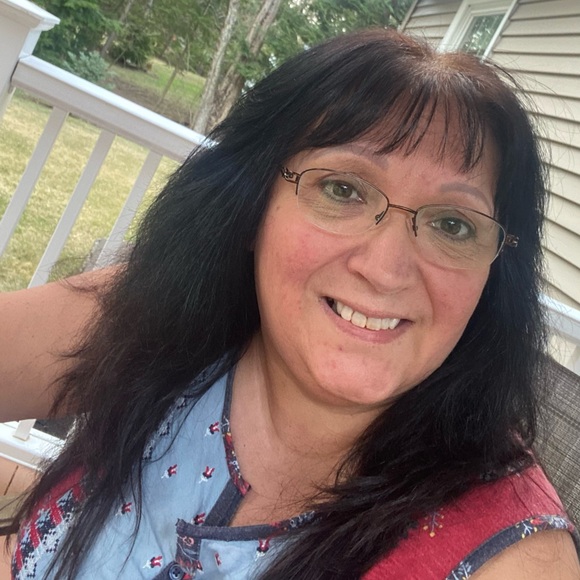 Meet your Posher, Ina - Picture 2 of 2